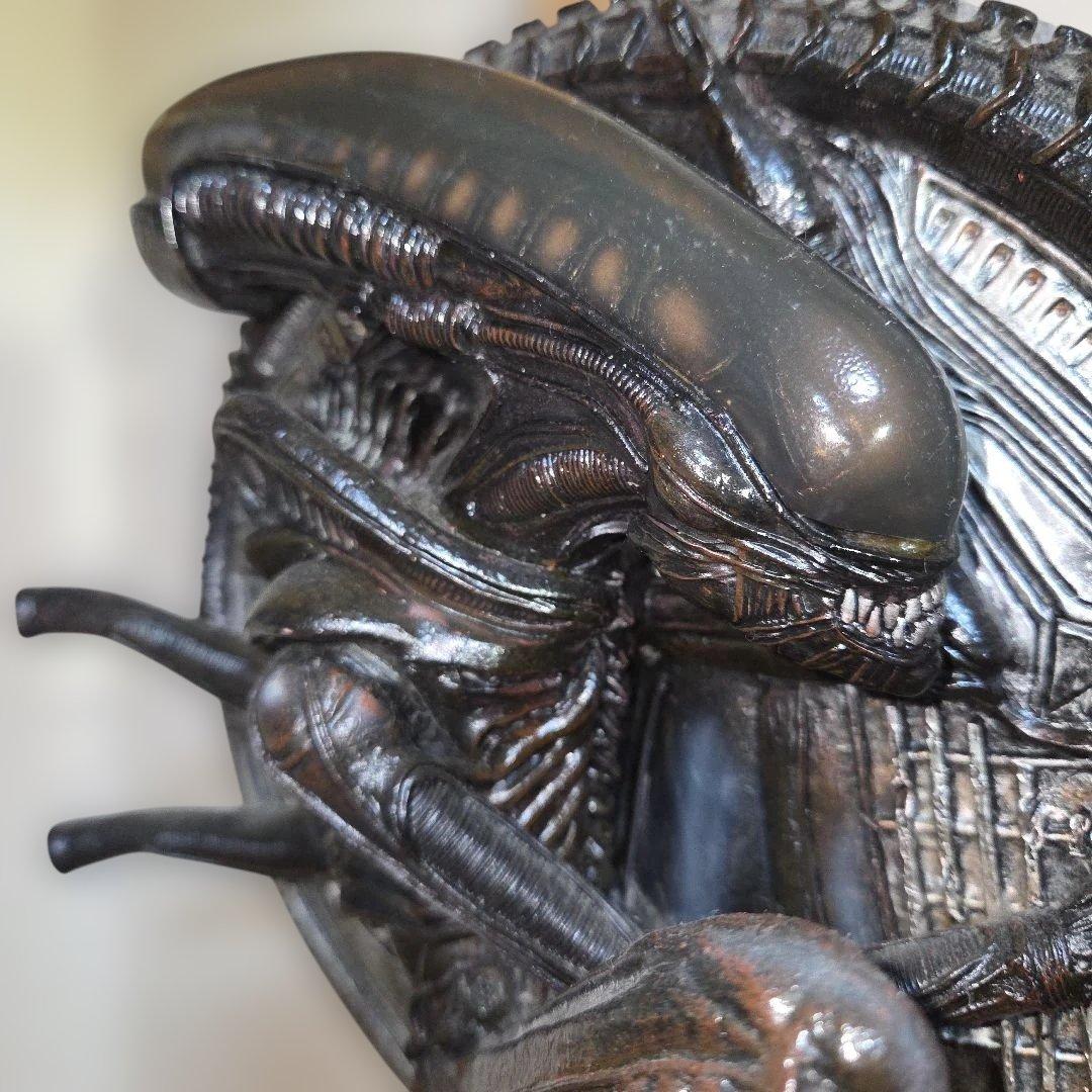 エイリアンフィギュア レリーフ[直径約30cm]