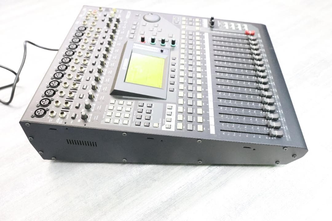 Yamaha O1V96i デジタルミキサー