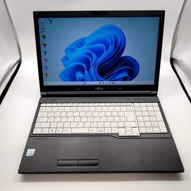 フルHD 美品★ 15 富士通 i7-6 16GB SSD256GB オフィス