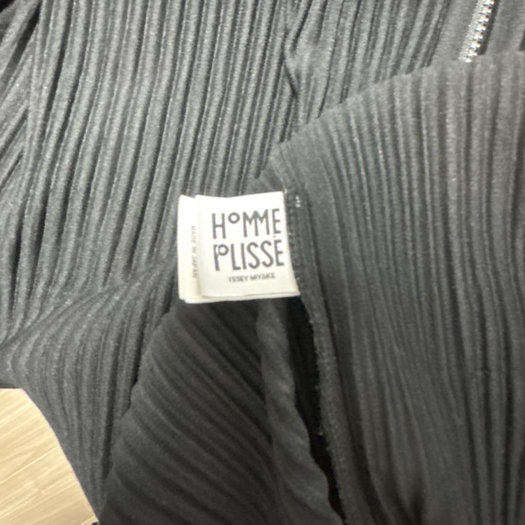 HOMME PLISSE ISSEY MIYAKE パーカー　ブラック