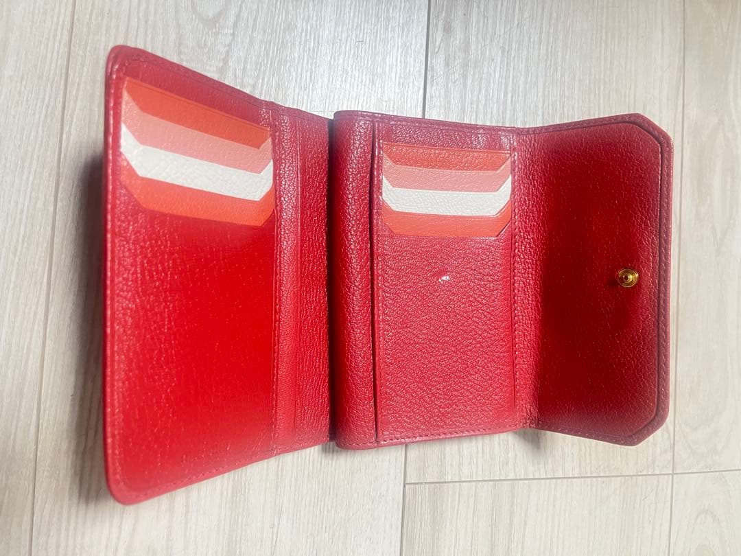【値下げ交渉可】 MIU MIU レッド 三つ折り財布