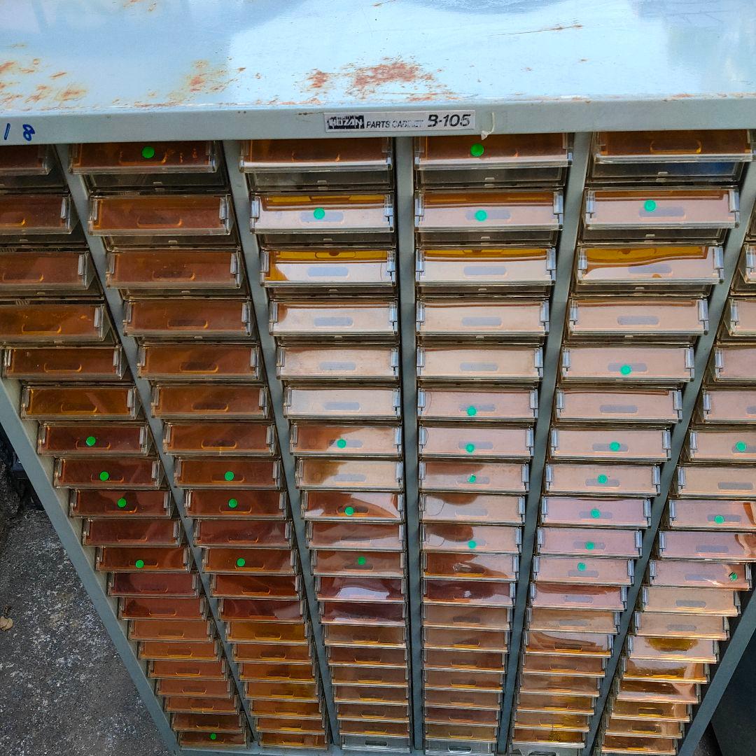 パーツキャビネット