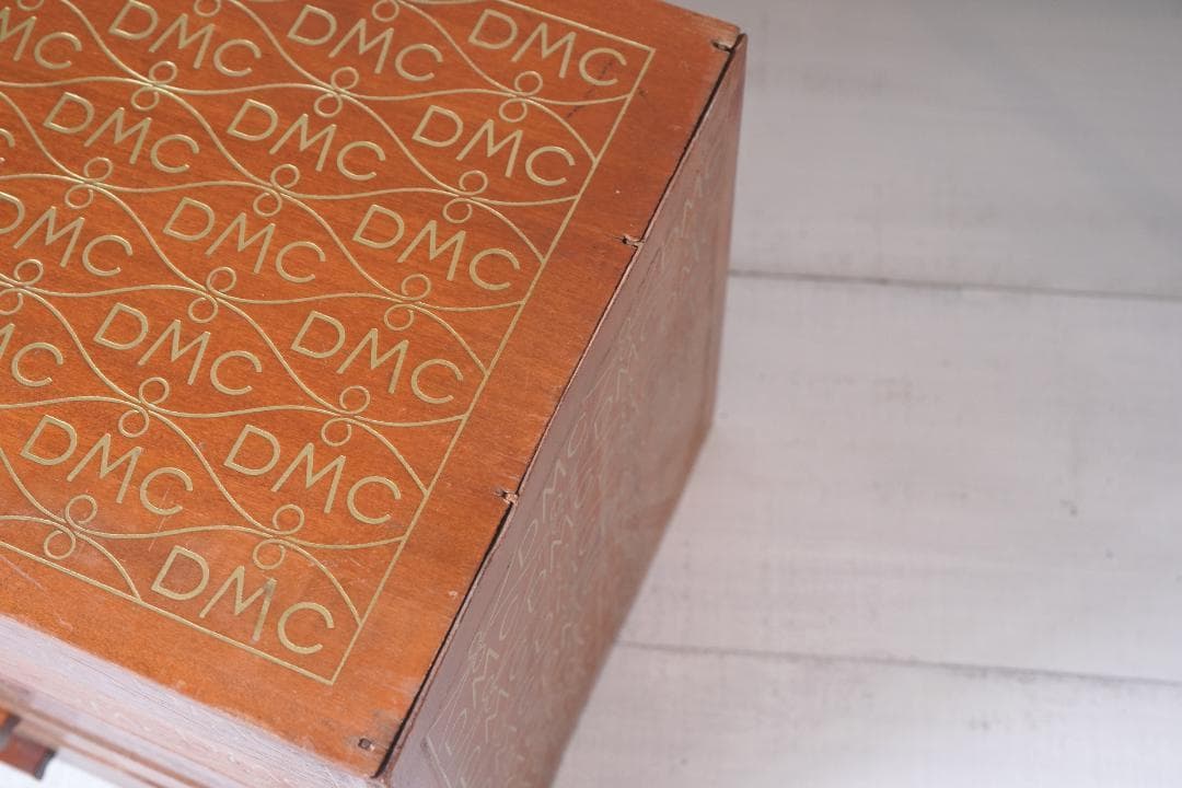 古い糸メーカーの引き出し フランス・DMC スプールキャビネット ウッドラック