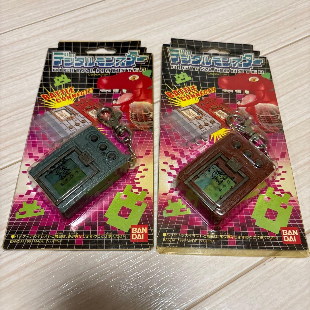 BANDAI デジタルモンスター グレーとブラウンセット