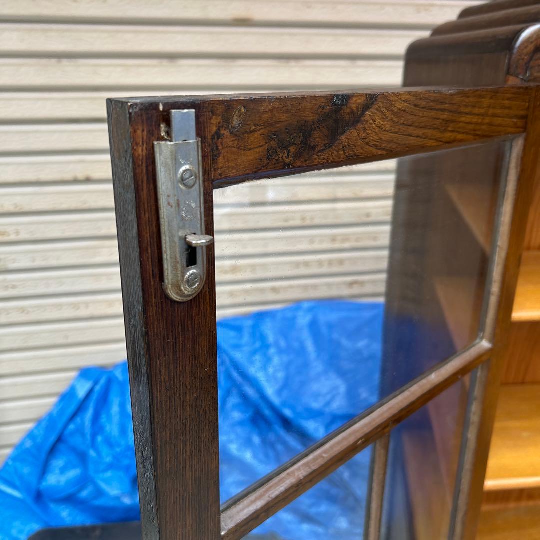 アンティーク　ヴィンテージ　家具　キャビネット　本棚　ブックケース　彫刻　木製