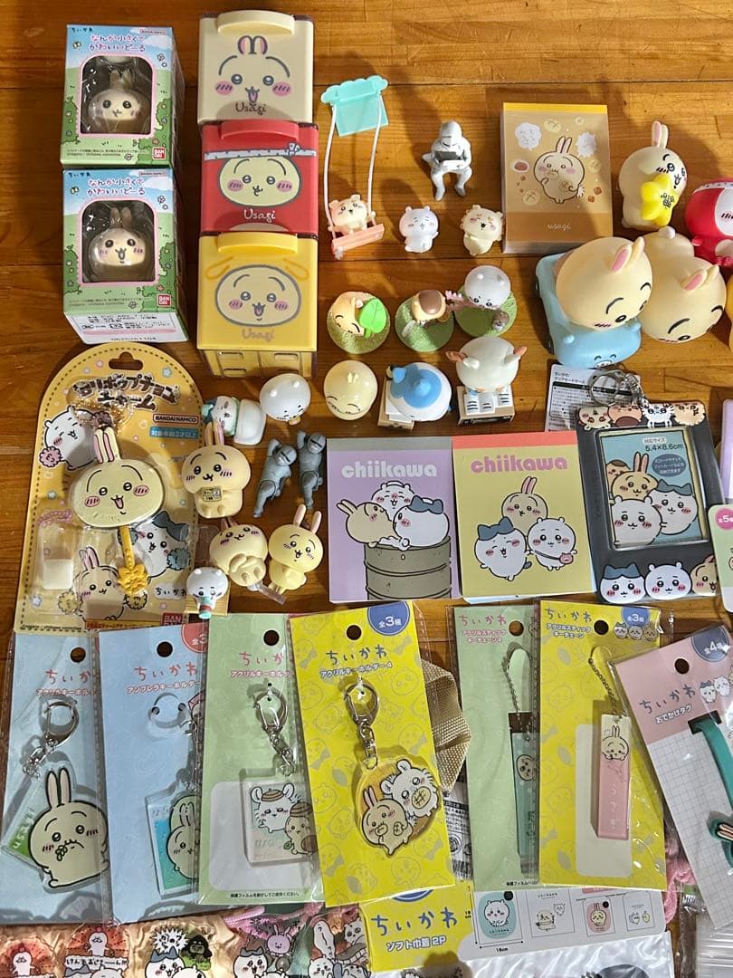 ちいかわ　うさぎ　アクスタ　フィギュア　アクキー　シール　まとめ売り　グッズ