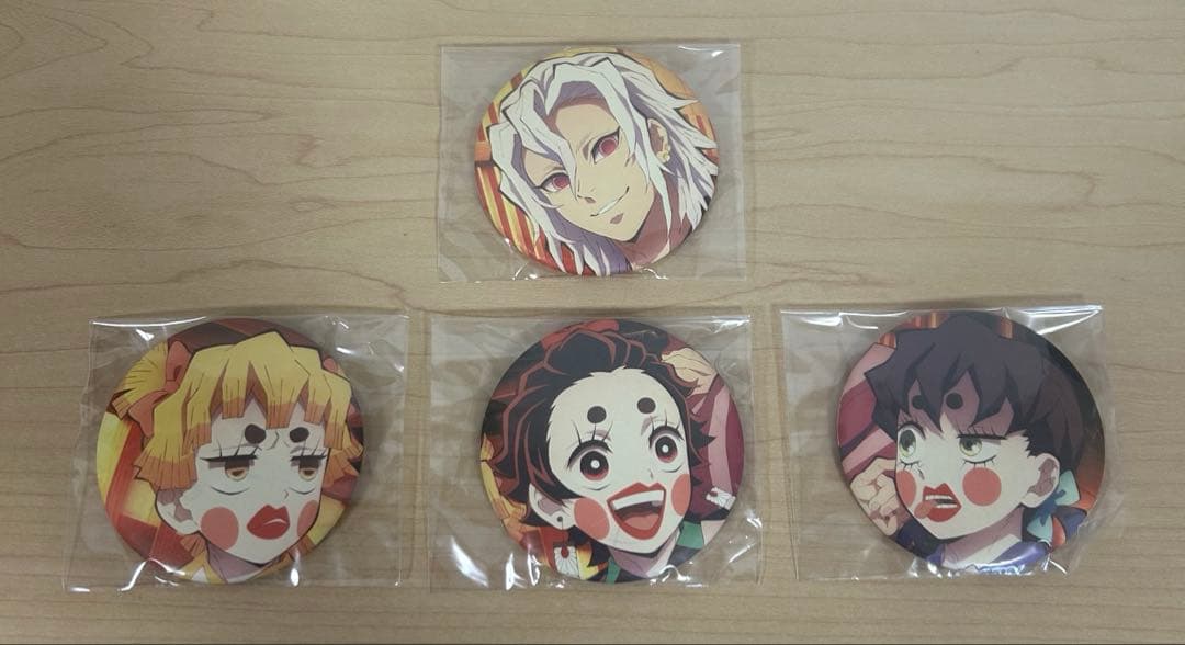 鬼滅の刃 缶バッジ セット。
