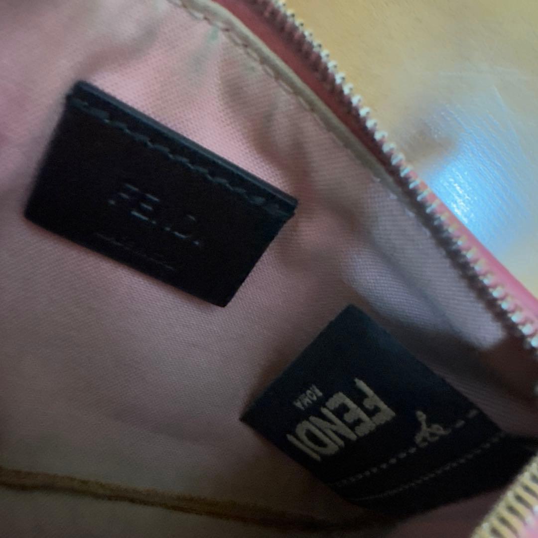 正規品　FENDI ピンク ケース