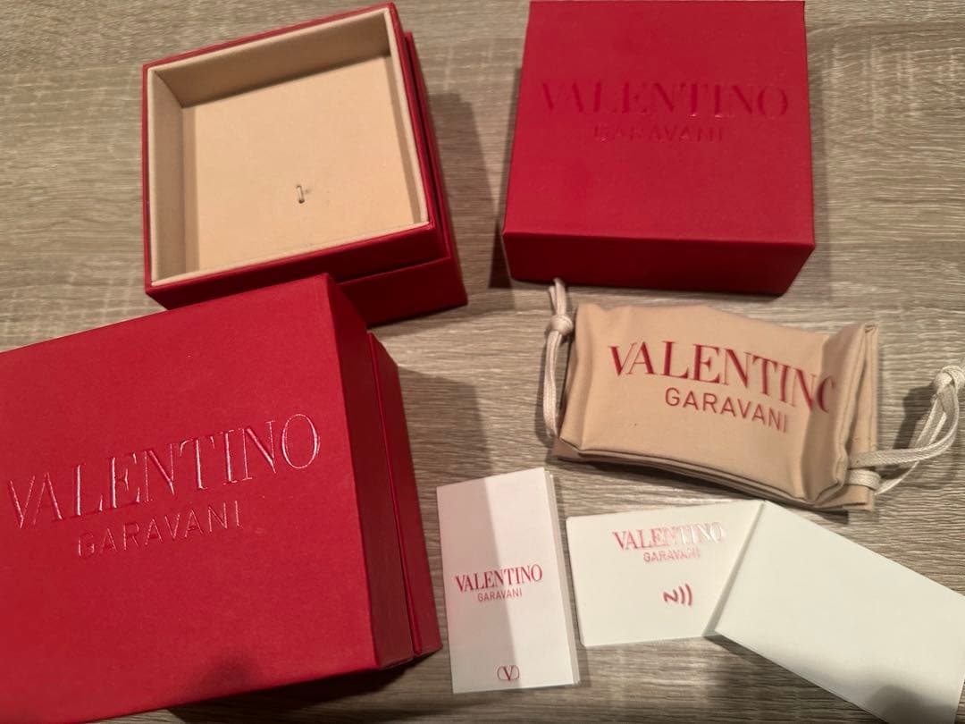 ヴァレンティノ ゴールドピアス　両耳