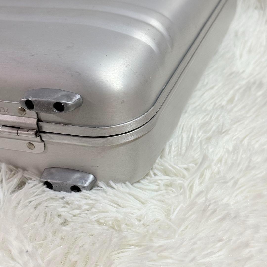 未使用級✨ゼロハリバートン　アタッシュケース　クリアハンドル　アルミ