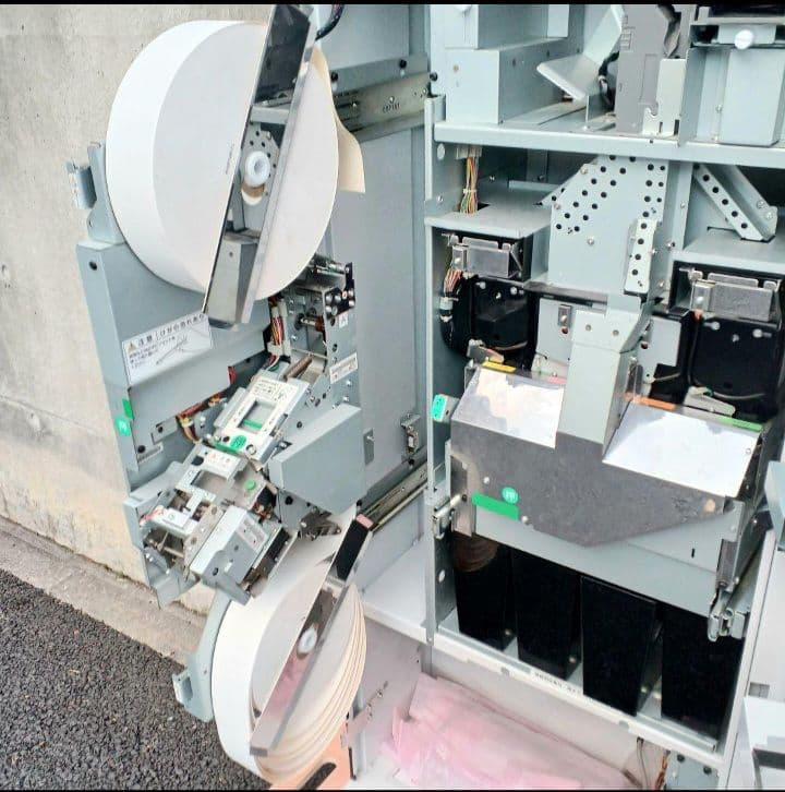 新500円・新紙幣対応済■グローリーVT-B10券売機　送料無料