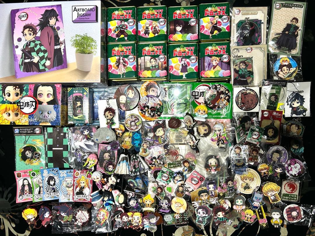 レア　鬼滅の刃 グッズ　まとめ売り　フィギュア　アクリルキーホルダー　缶バッジ