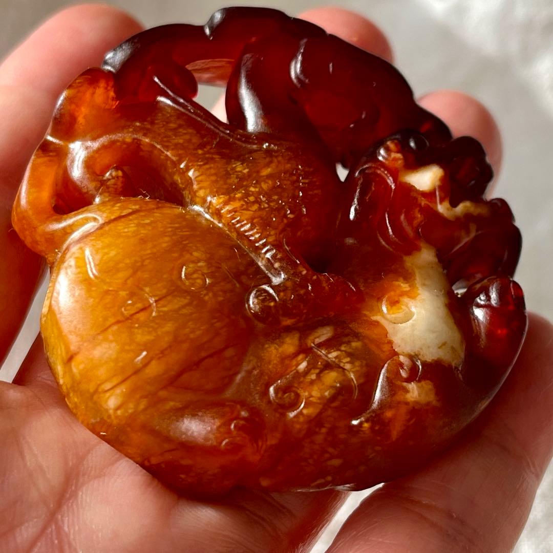 和田玉 赤玉 鼻煙壺 嗅ぎタバコケース 古玉 手彫 彫刻 神獣 軟玉 ネフライト