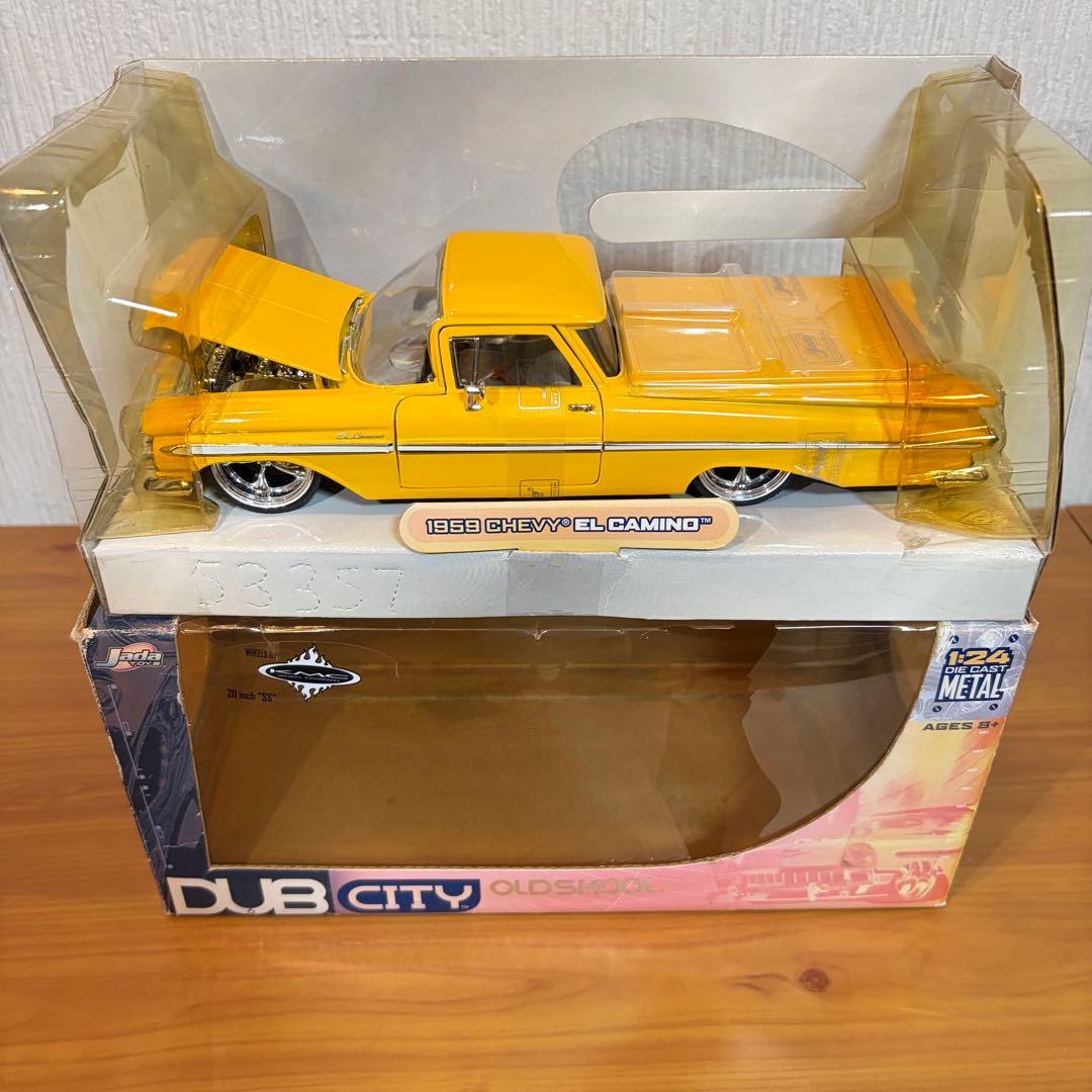 Jada Toys DUB CITY OLDSKOOL 1/24 車 ミニカー