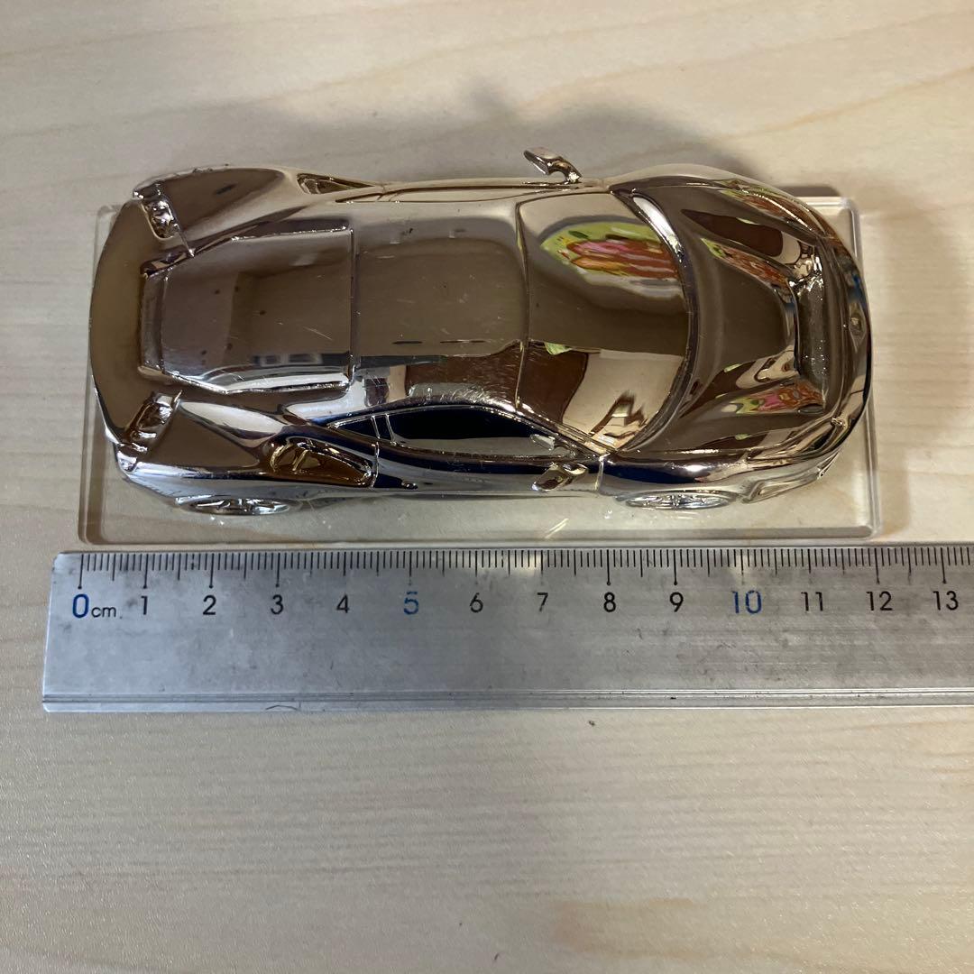 フェラーリ　pista 488 メタリックシルバー　ミニカー