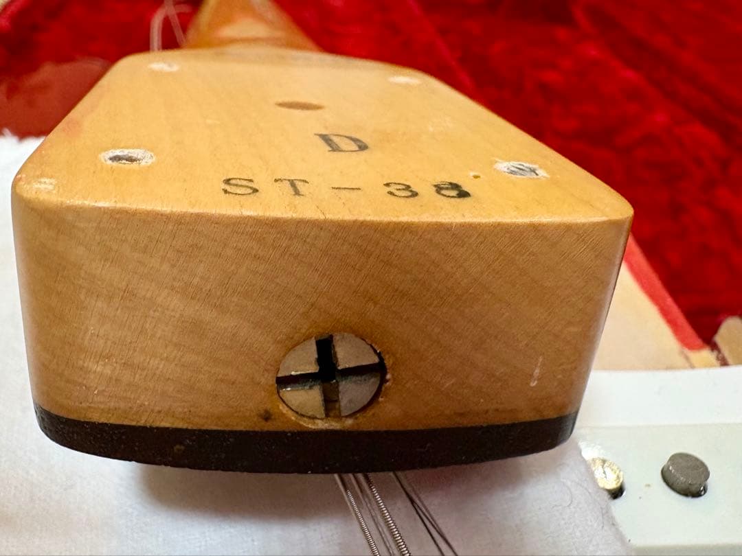 F*様 U*u様 【ネック良材 / CS Fat ’50s 搭載】Fender