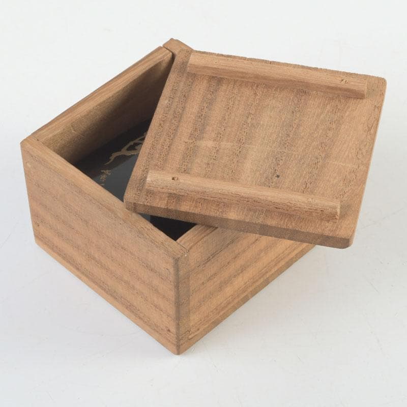 茶道具　青磁　蓋物　香合　梅木蒔絵蓋付　花押あり　時代箱　V　9493