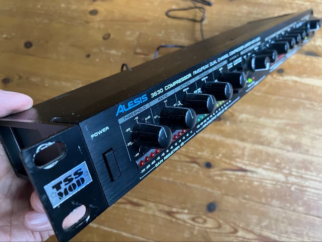 ● Alesis 3630 Compressor 改造品 名機