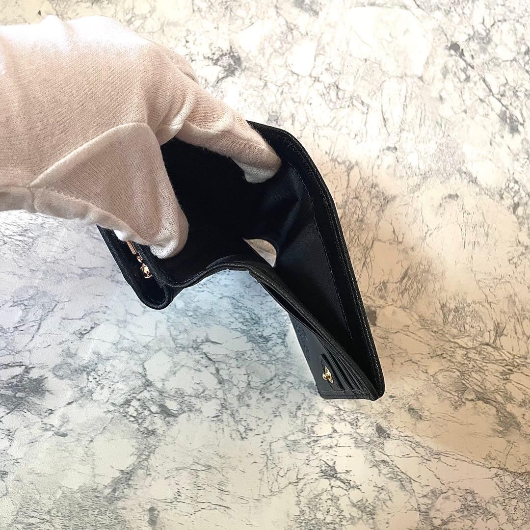 【Vivienne Westwood】 二つ折り財布 がま口
