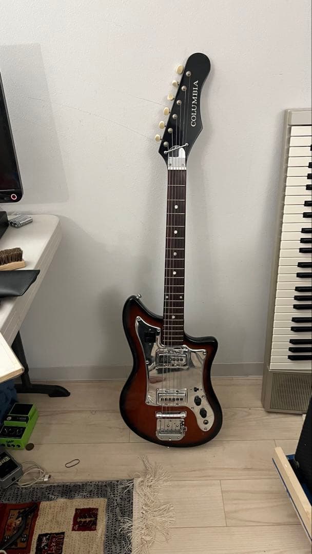 COLUMBIA エレキギター ブラウン/ブラック　ビザール　コロンビア