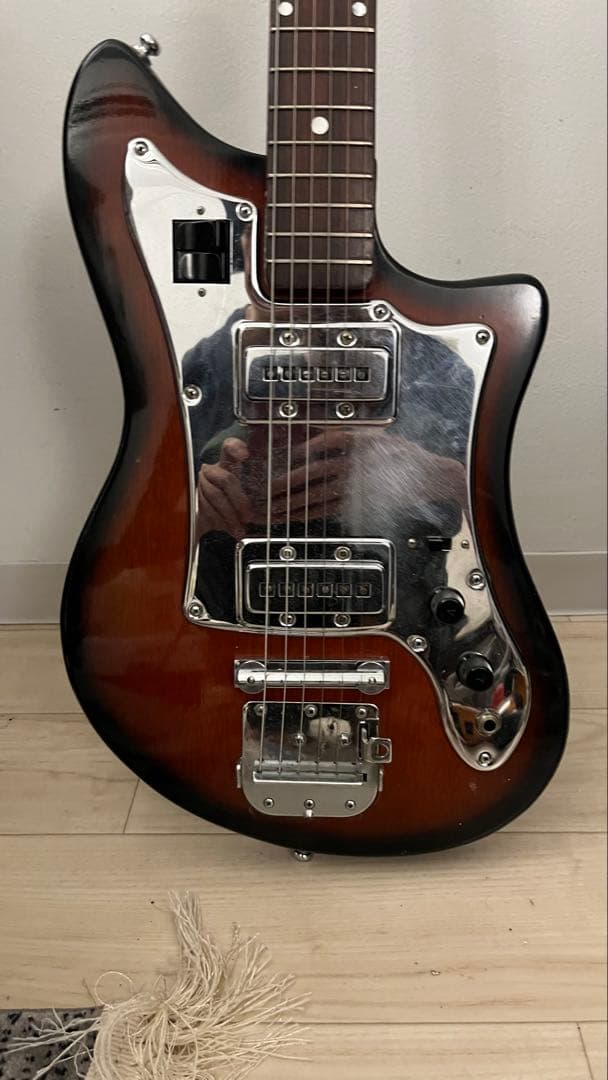 COLUMBIA エレキギター ブラウン/ブラック　ビザール　コロンビア