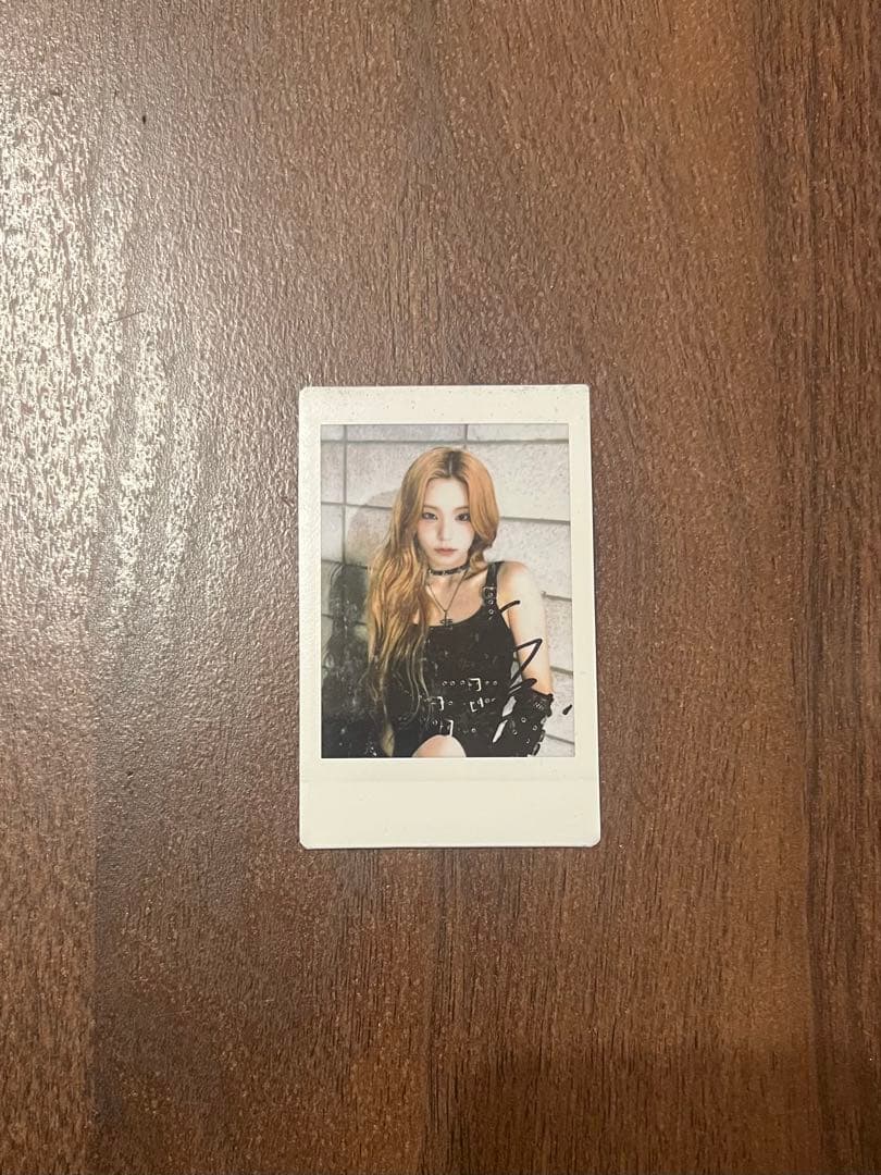 K-POP アイドル サイン入りポラロイド写真