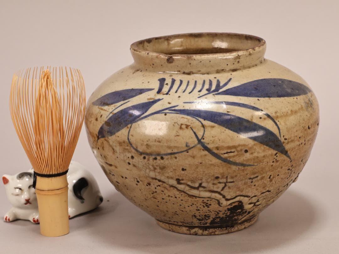 BK403　朝鮮美術　李朝　染付　壷　 高さ約13㎝　白磁　古美術 古道具 時代