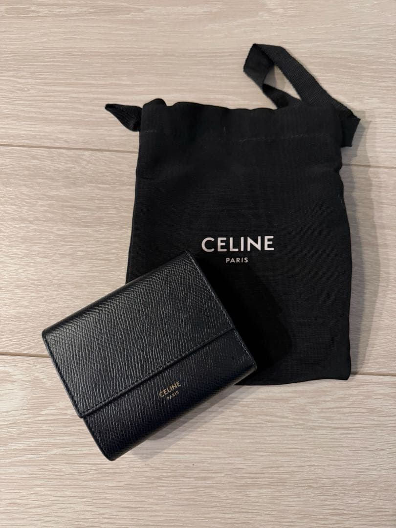 美品　CELINE スモールトリフォールドウォレット ブラック