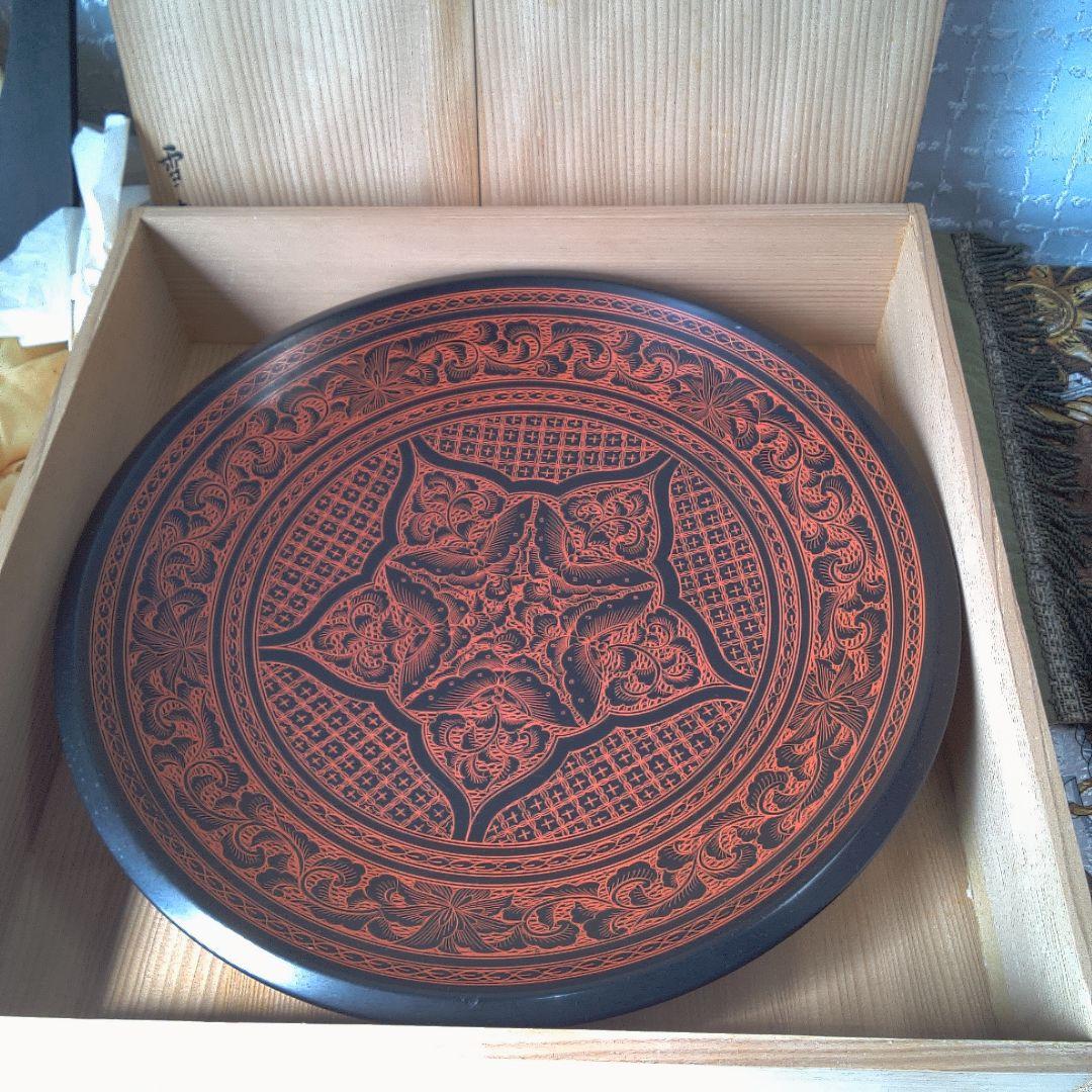 漆塗り 膳 伝統的なデザイン 小傷 すり傷 おおいです 雪斎？