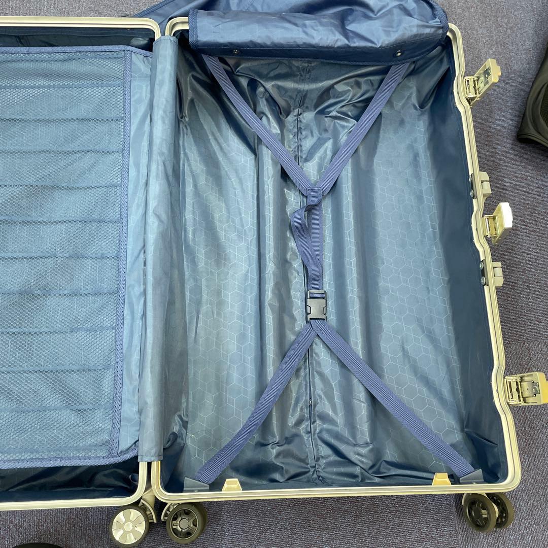 アルミフレーム　スーツケース　キャリーケース