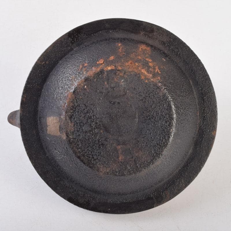 北大路魯山人作　布目象嵌　魚蟹文　鉄瓶　M　8677