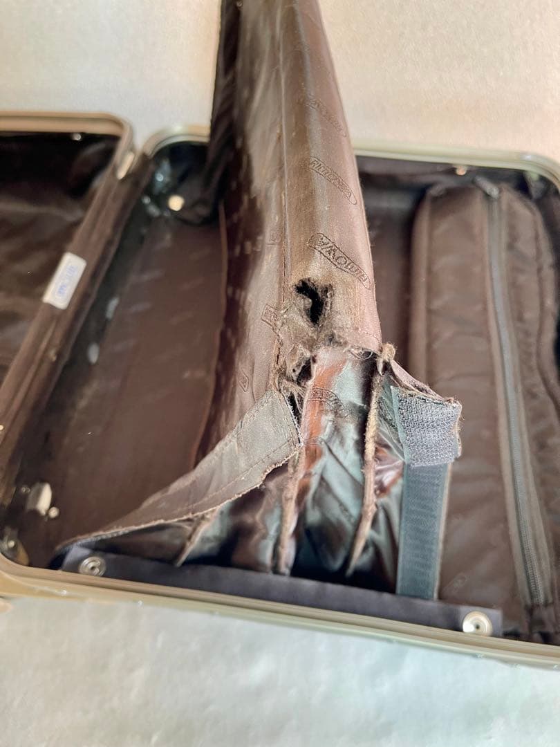 I*O様 リモワ RIMOWA トパーズチタニウム ビジネストロリー 28L 廃