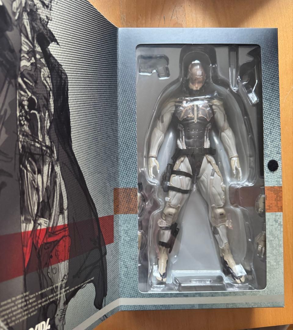 未開封 希少RAH メタルギアソリッド4 オールド・スネーク 雷電 2体セット