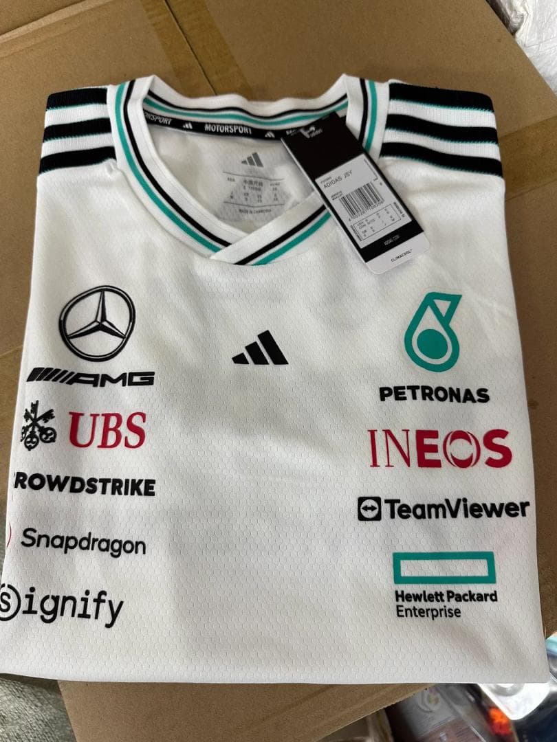 2025 AMG ペトロナス F1 チーム 半袖 T シャツ