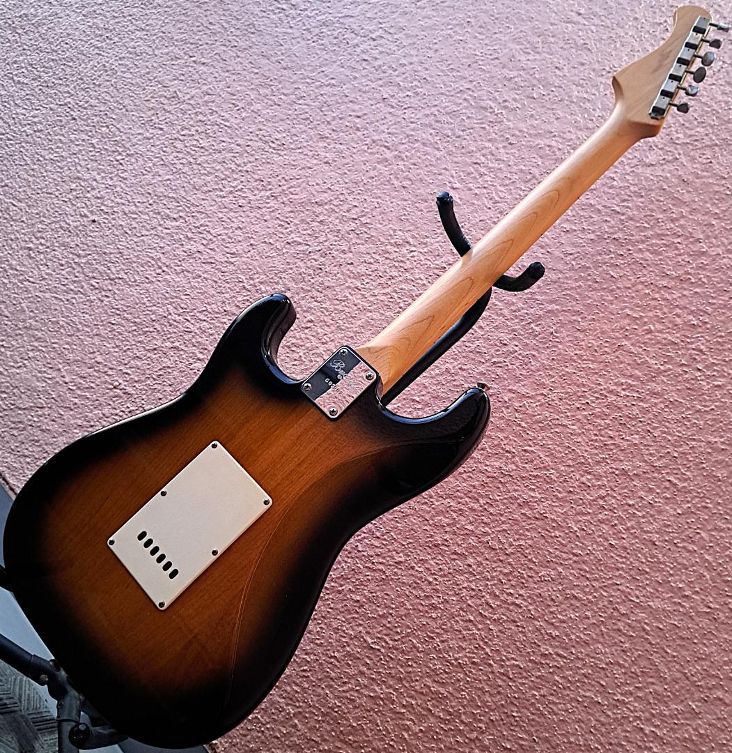 ■Bacchus BST-500G M 2TS Stratocaster