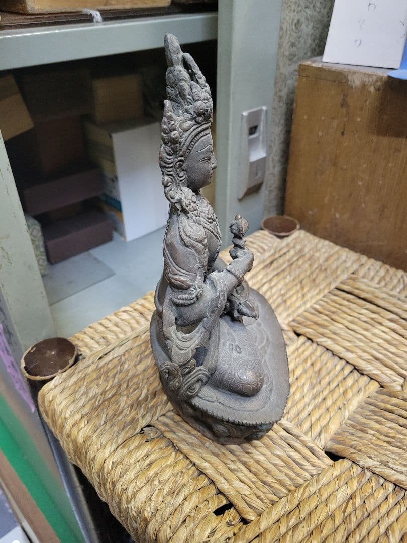 ネパールの菩薩像