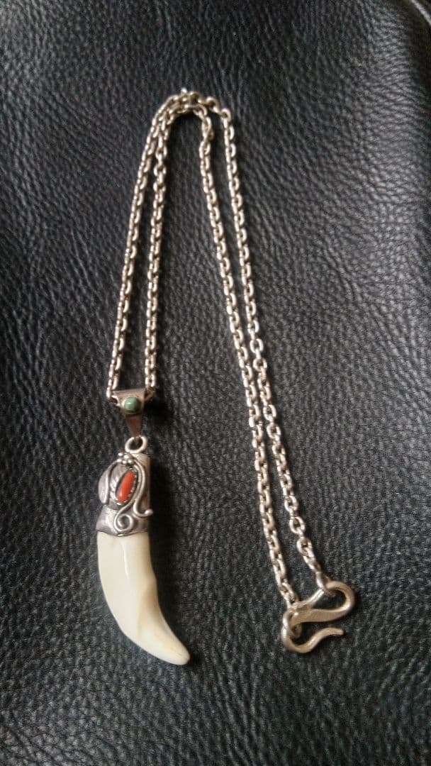 狼牙ペンダント ネックレス ウルフ牙