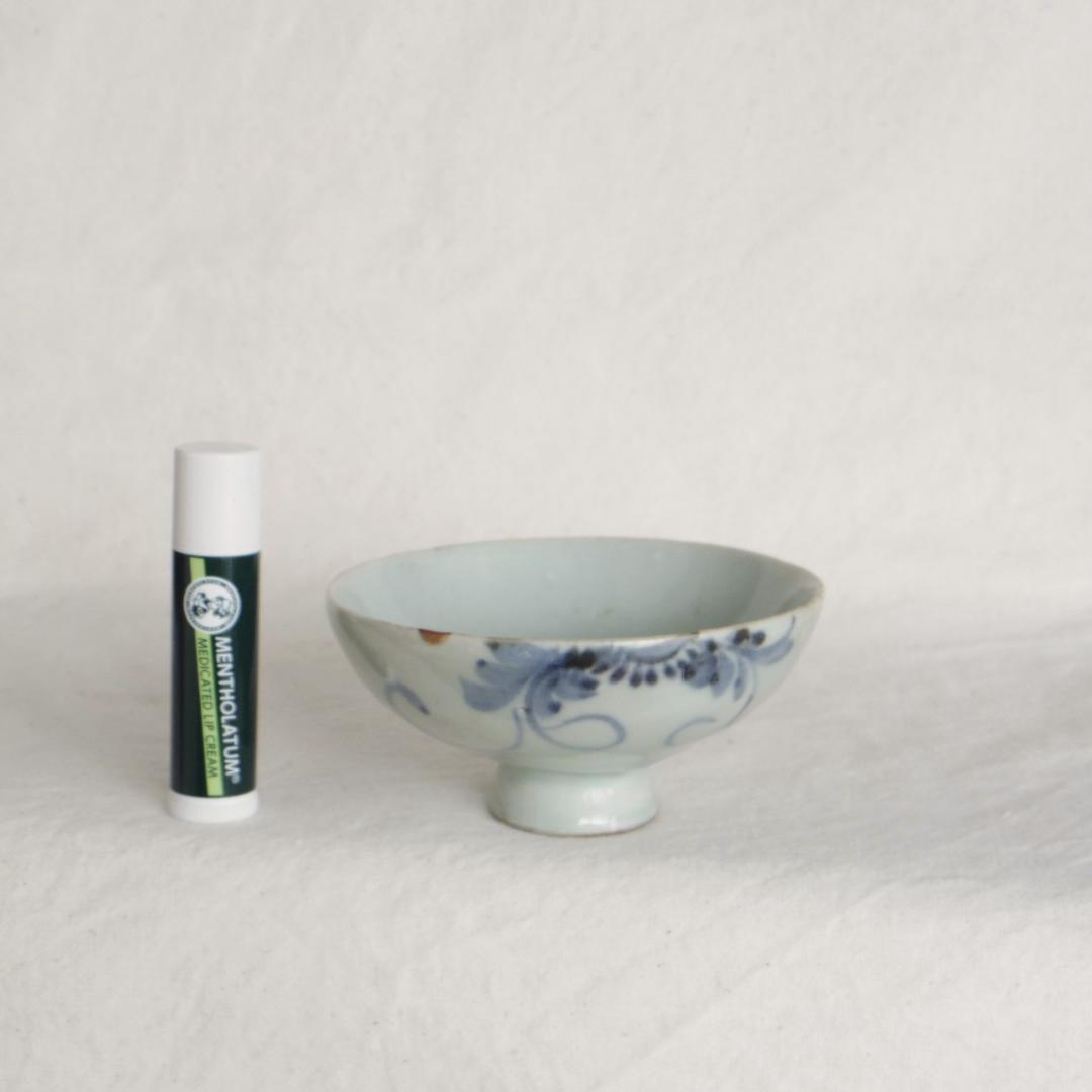 高足杯　初期伊万里　淡いコバルト　★ニュウ、直しなど欠点あり