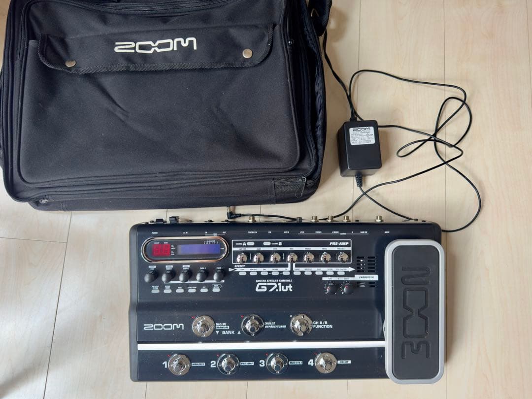 ZOOM G7.1ut ギターエフェクター　アダプター付属