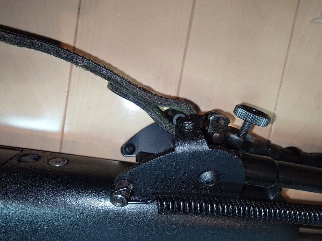 東京マルイ　VSR-10 プロハンターG 黒色木製ストックに変更