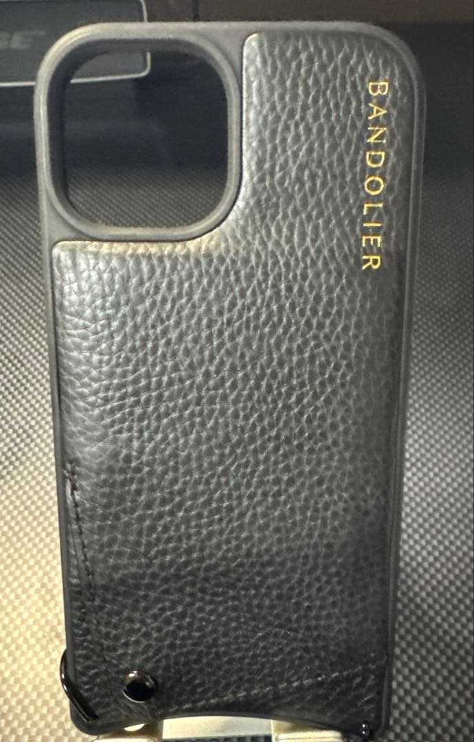 BANDOLIER iPhone15ケース