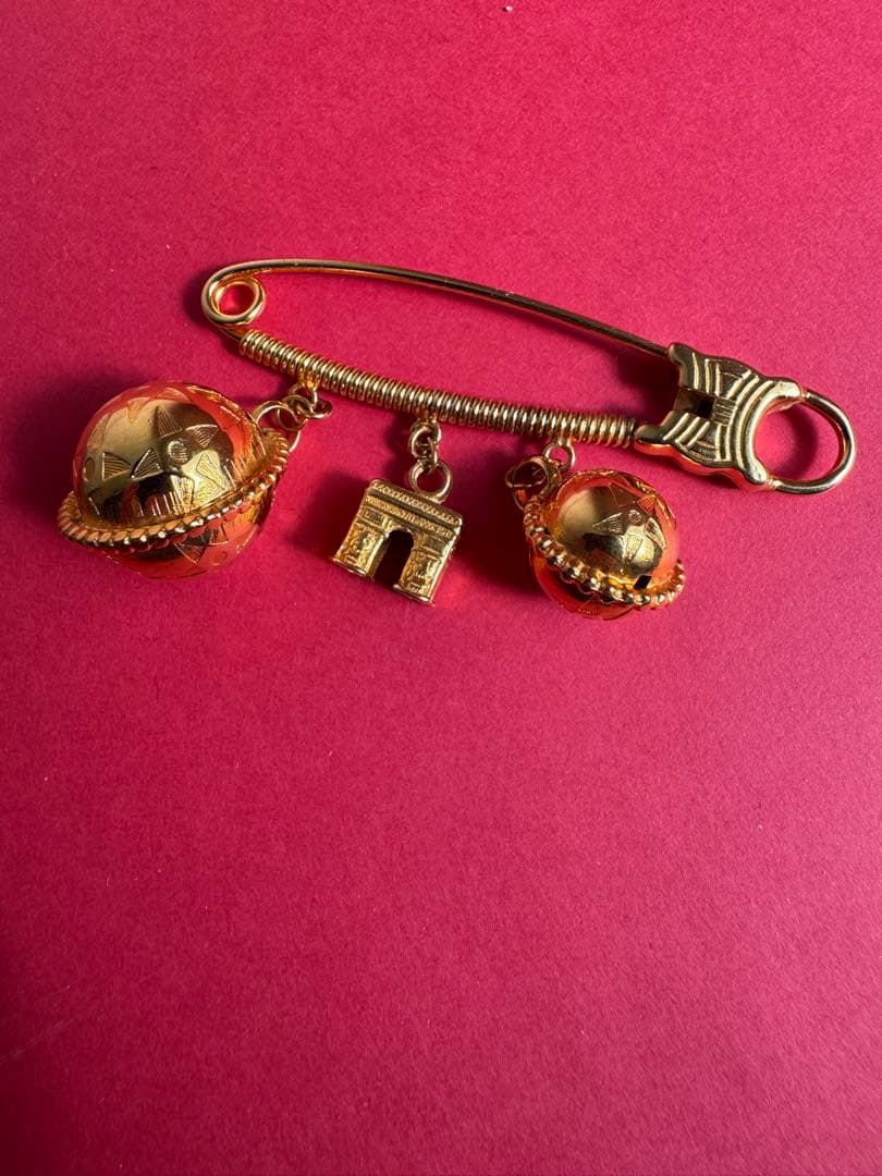 美品　セリーヌ 凱旋門 スターボール ヴィンテージ　ブローチ