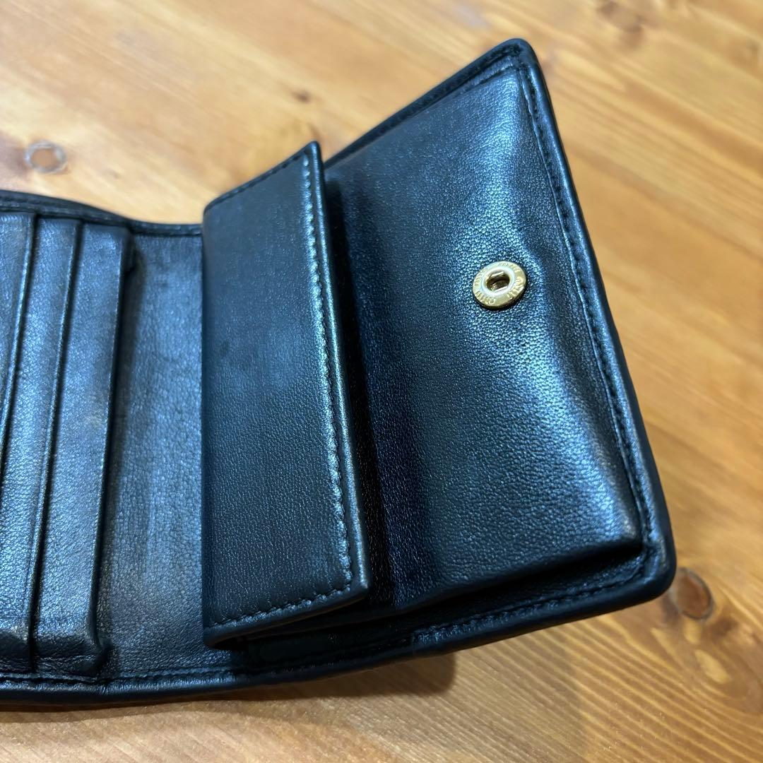 【上品】　miumiu マテラッセ　財布　二つ折り　ブラック　レザー　ロゴ