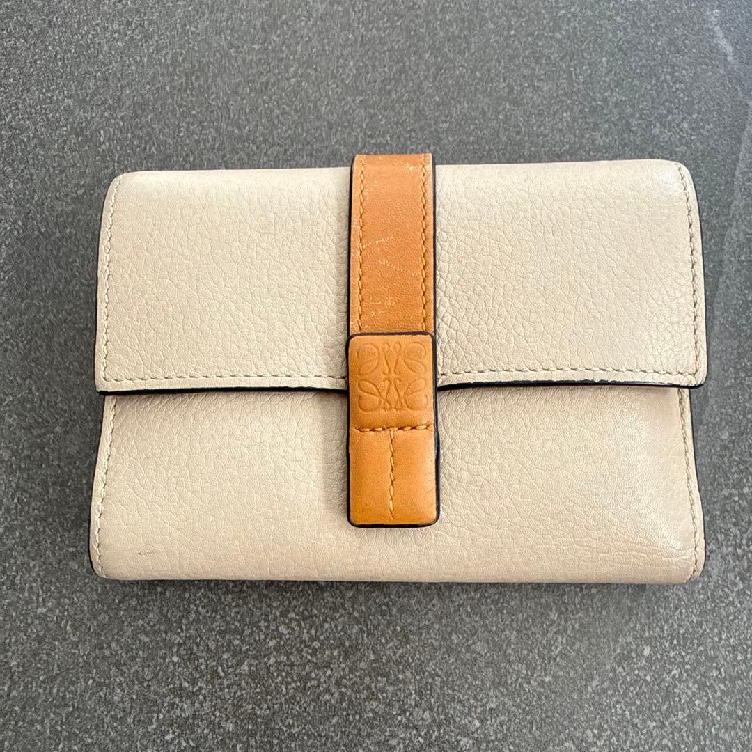 LOEWE 三つ折り財布　箱付き