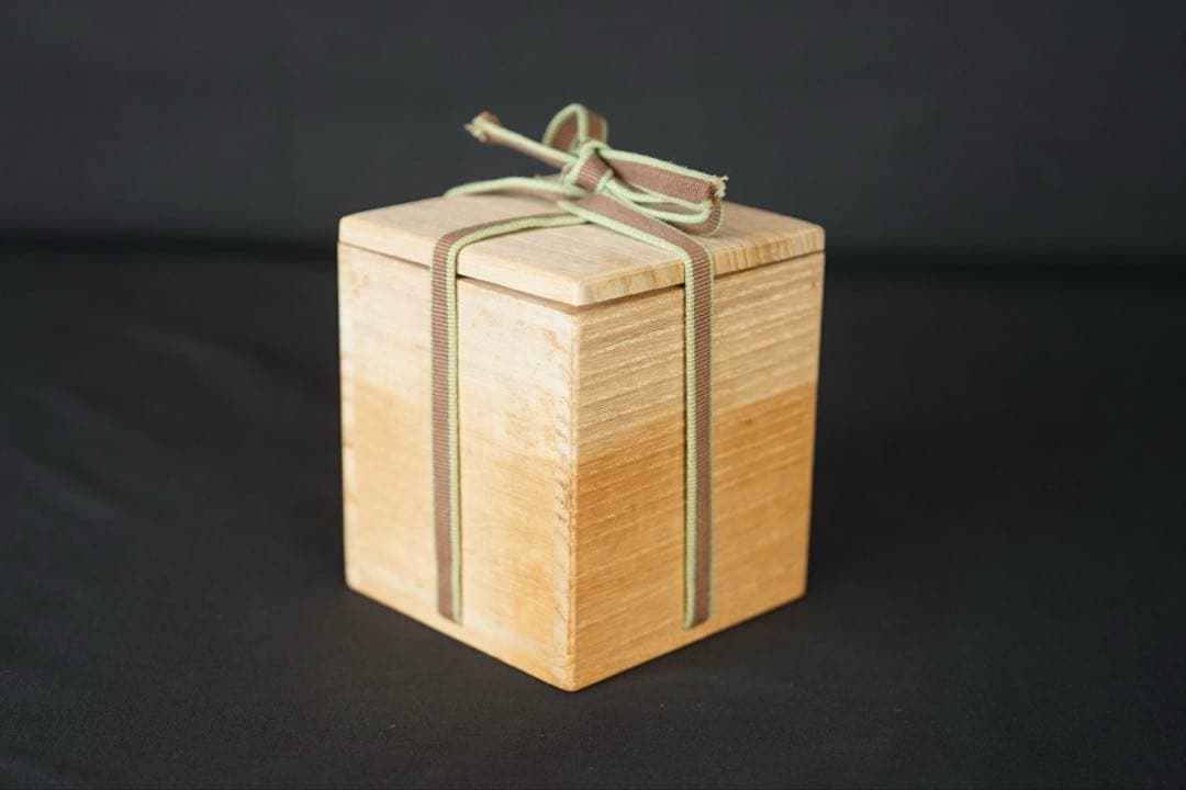 池之浦 大起 作 カーネーション 蒔絵 白漆棗 箱付 茶道具