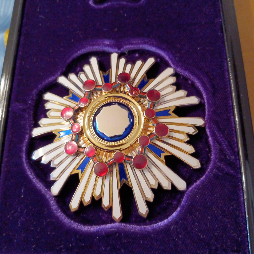 【激レア 美品】現行 瑞宝重光章 制度改正後新型 勲二等瑞宝章 本物保証 勲章