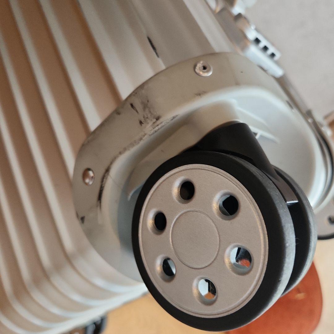 RIMOWA　トパーズ4輪　　45L　シルバー　アルミ　56×45×25　正規品