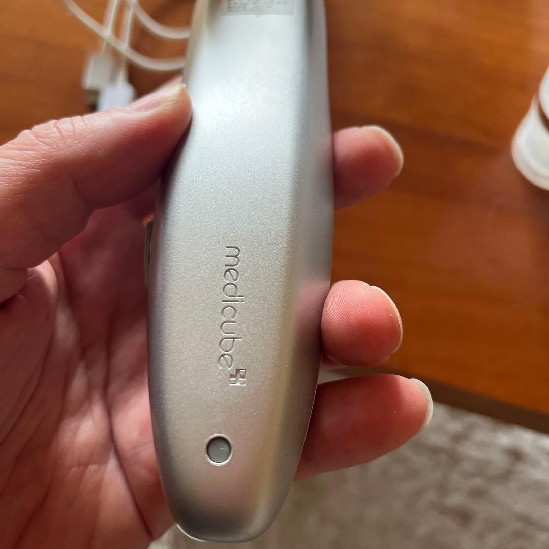 メディキューブ 美顔ローラー本体、スタンド、ジェル4本セット