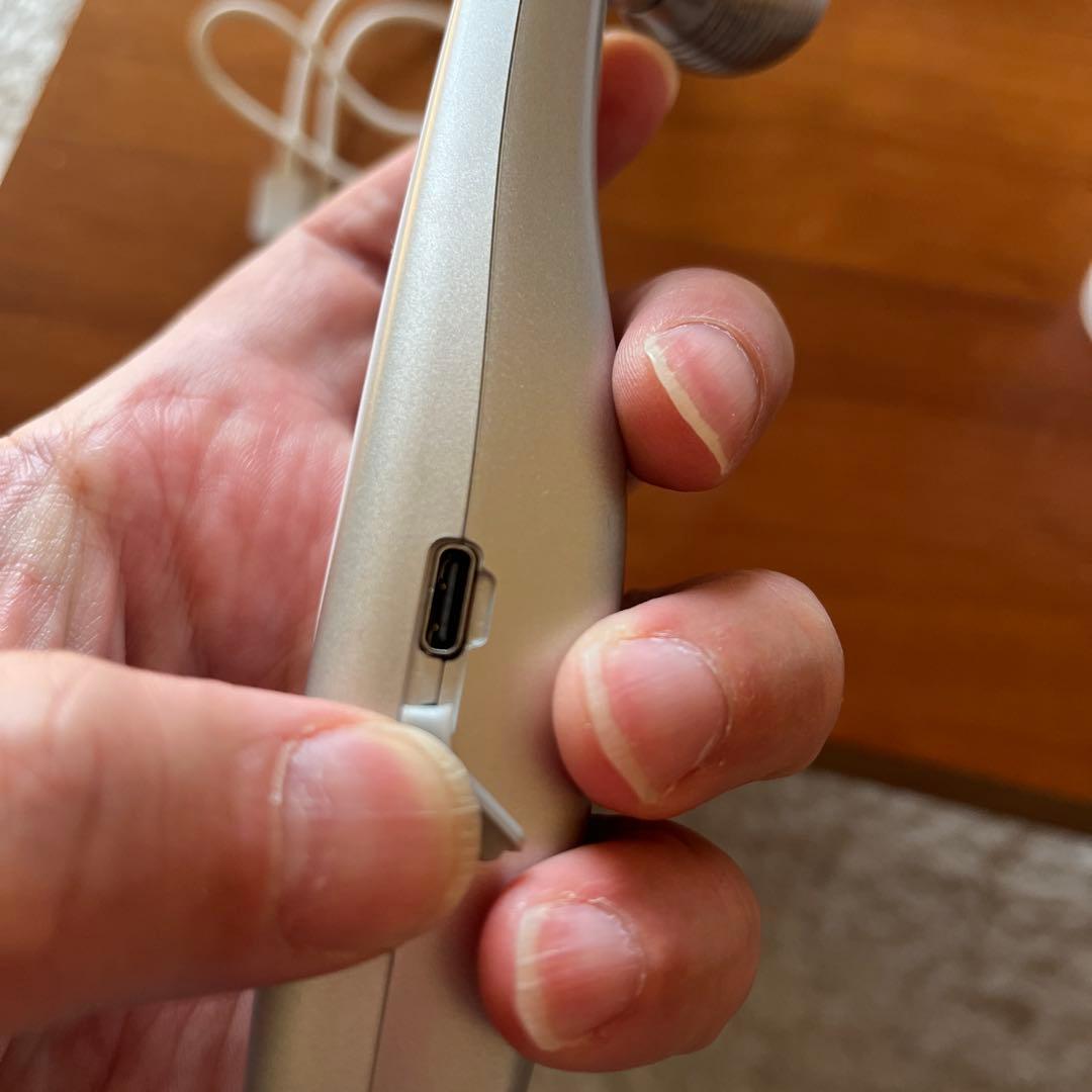 メディキューブ 美顔ローラー本体、スタンド、ジェル4本セット