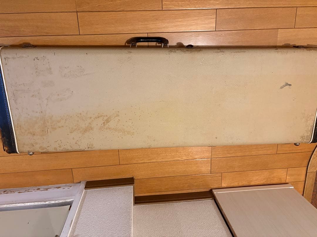 60年代フェンダージャズベ、プレベ用ホワイトトーレックスケース　Fender